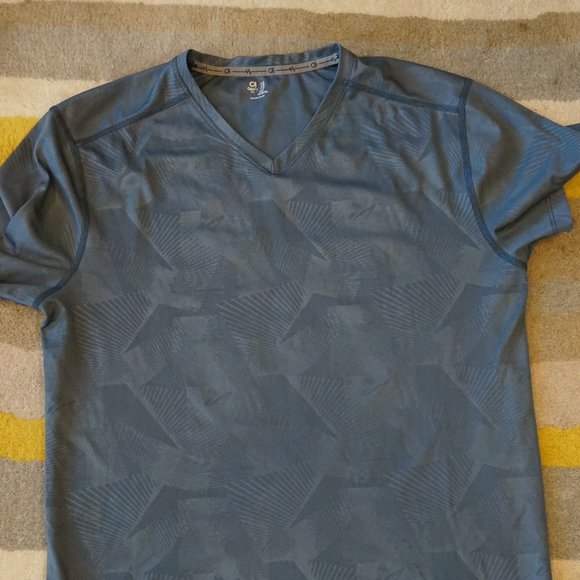 Gap Fit Exercise Shirt - Picture 1 of 3